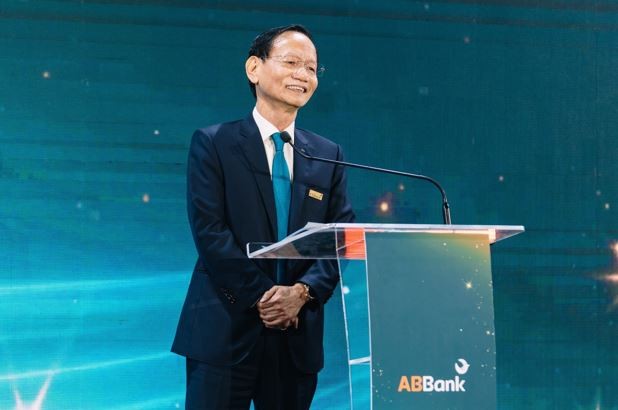 Ông Vũ Văn Tiền – Chủ tịch HĐQT ABBank chia sẻ tại sự kiện