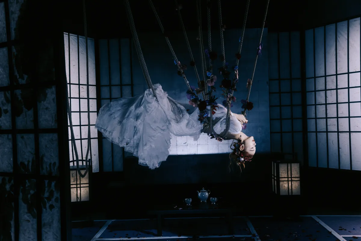 Minh Hằng phát hành MV “khủng” ngay đầu năm mới - Ảnh 1.