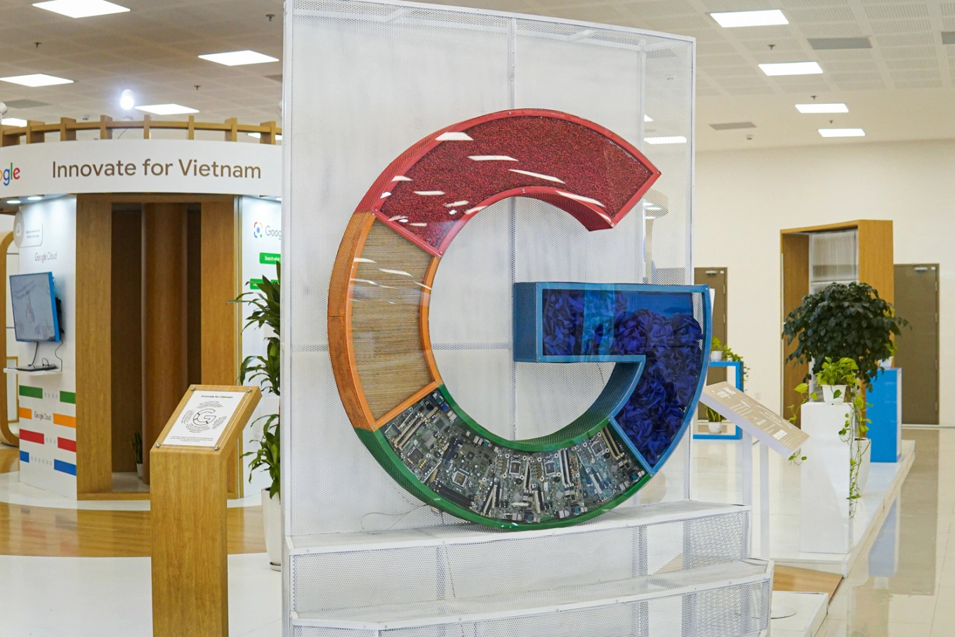 Google cho dịch cuộc nói chuyện trực tiếp bằng iPhone